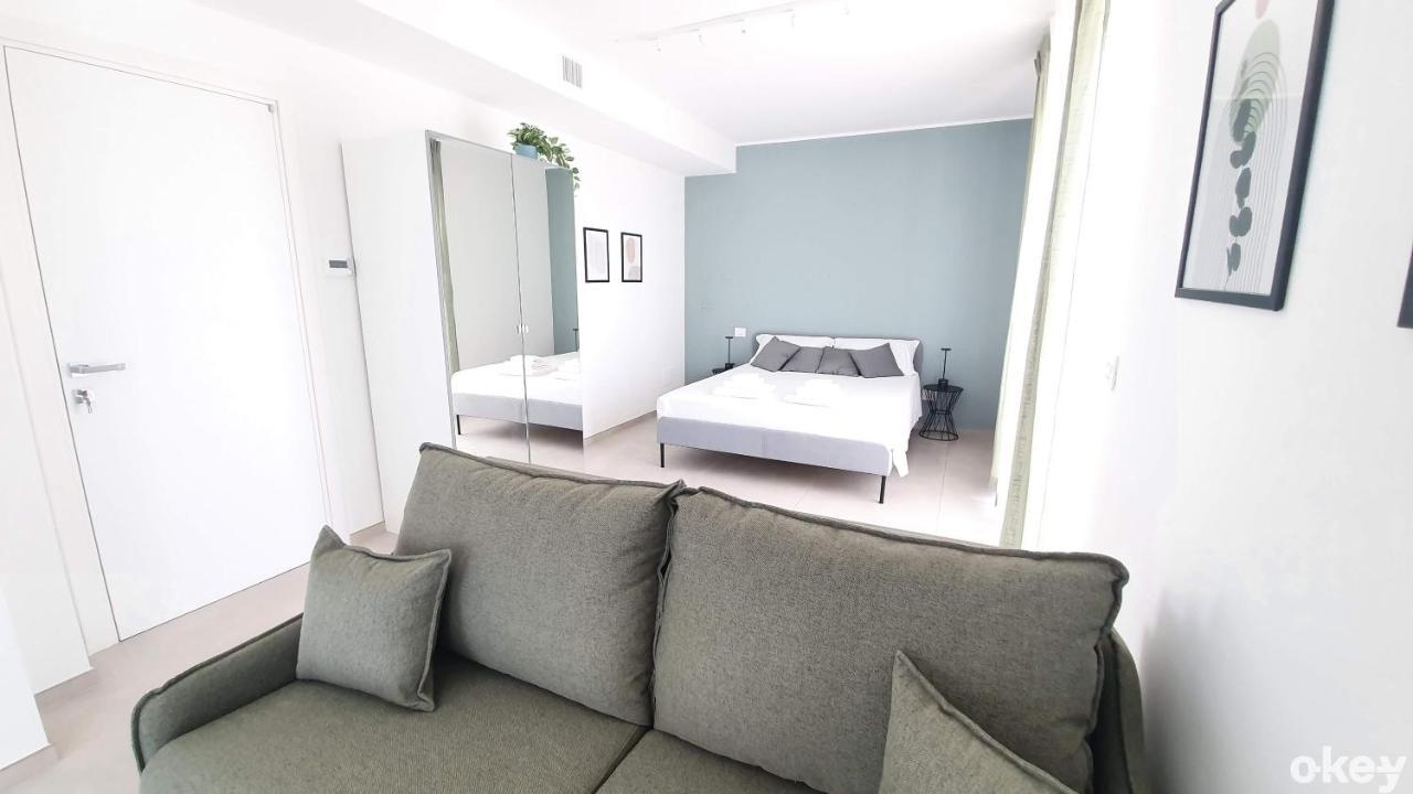 Villa Mediterranea Apartments - Seaview, Pool & Garden Bari Buitenkant foto