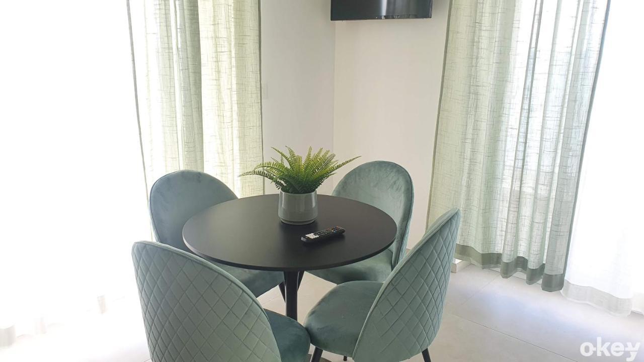 Villa Mediterranea Apartments - Seaview, Pool & Garden Bari Buitenkant foto