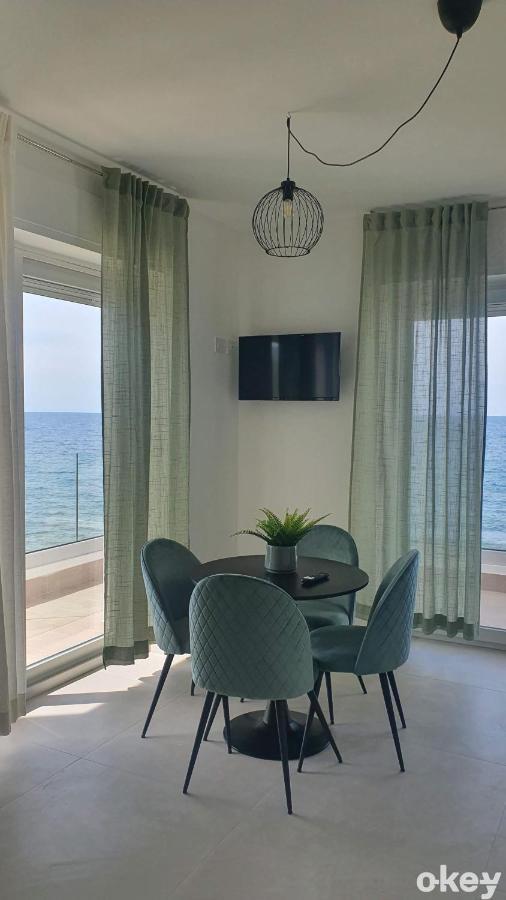 Villa Mediterranea Apartments - Seaview, Pool & Garden Bari Buitenkant foto