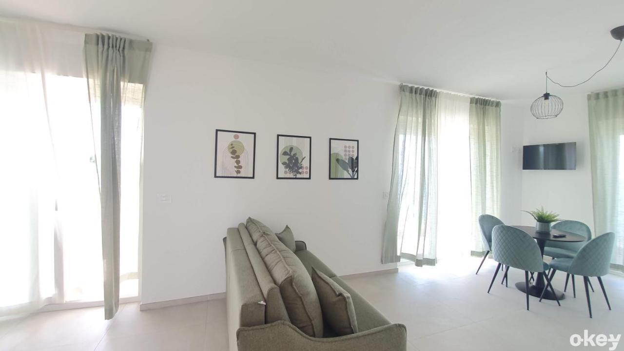 Villa Mediterranea Apartments - Seaview, Pool & Garden Bari Buitenkant foto
