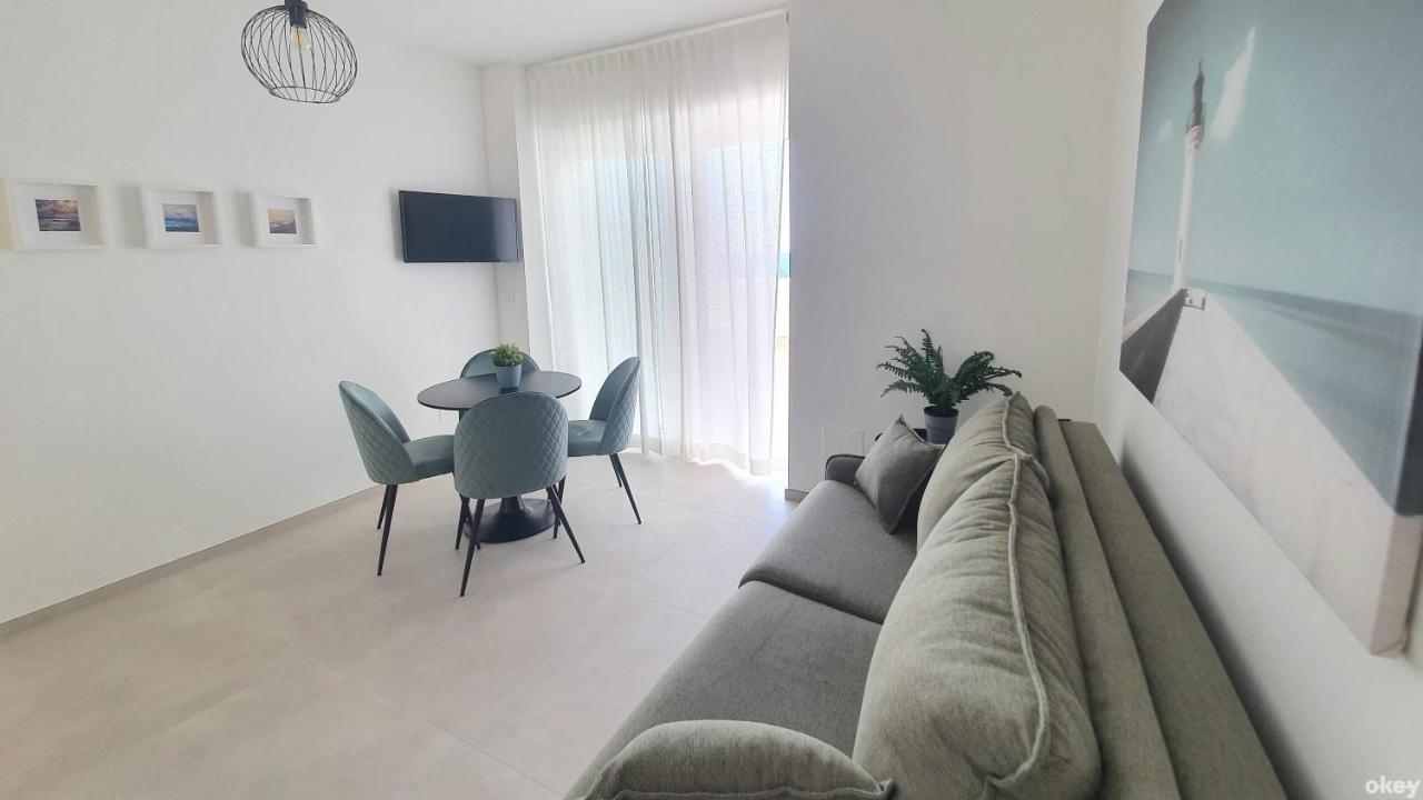 Villa Mediterranea Apartments - Seaview, Pool & Garden Bari Buitenkant foto