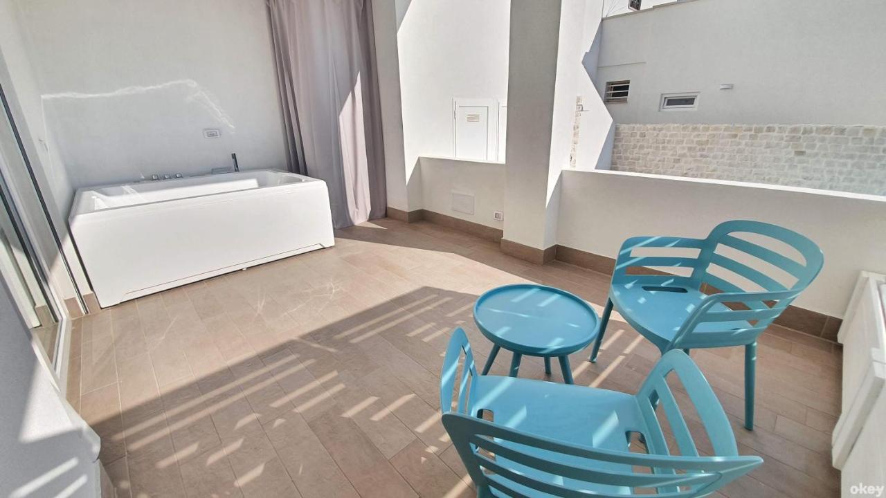 Villa Mediterranea Apartments - Seaview, Pool & Garden Bari Buitenkant foto