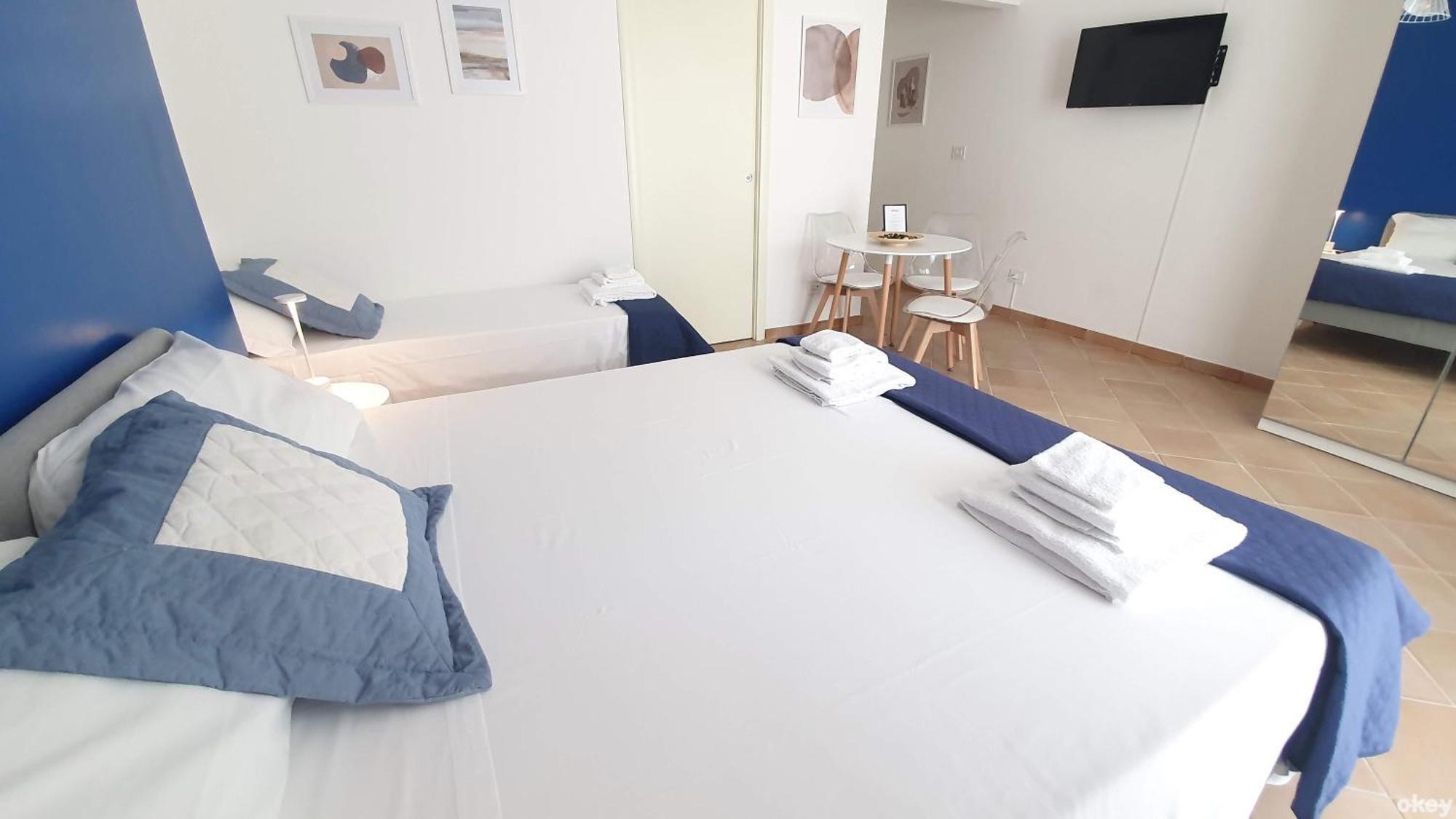 Villa Mediterranea Apartments - Seaview, Pool & Garden Bari Buitenkant foto