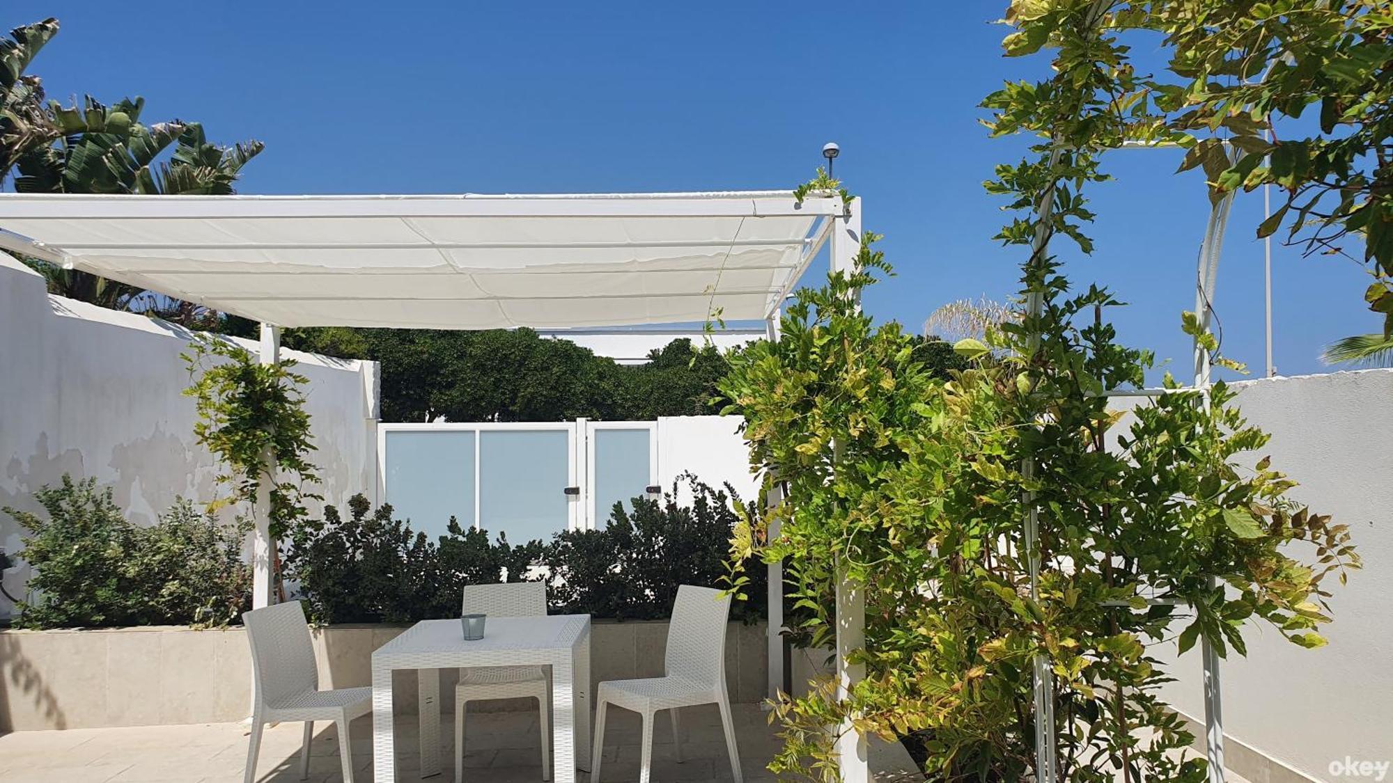 Villa Mediterranea Apartments - Seaview, Pool & Garden Bari Buitenkant foto