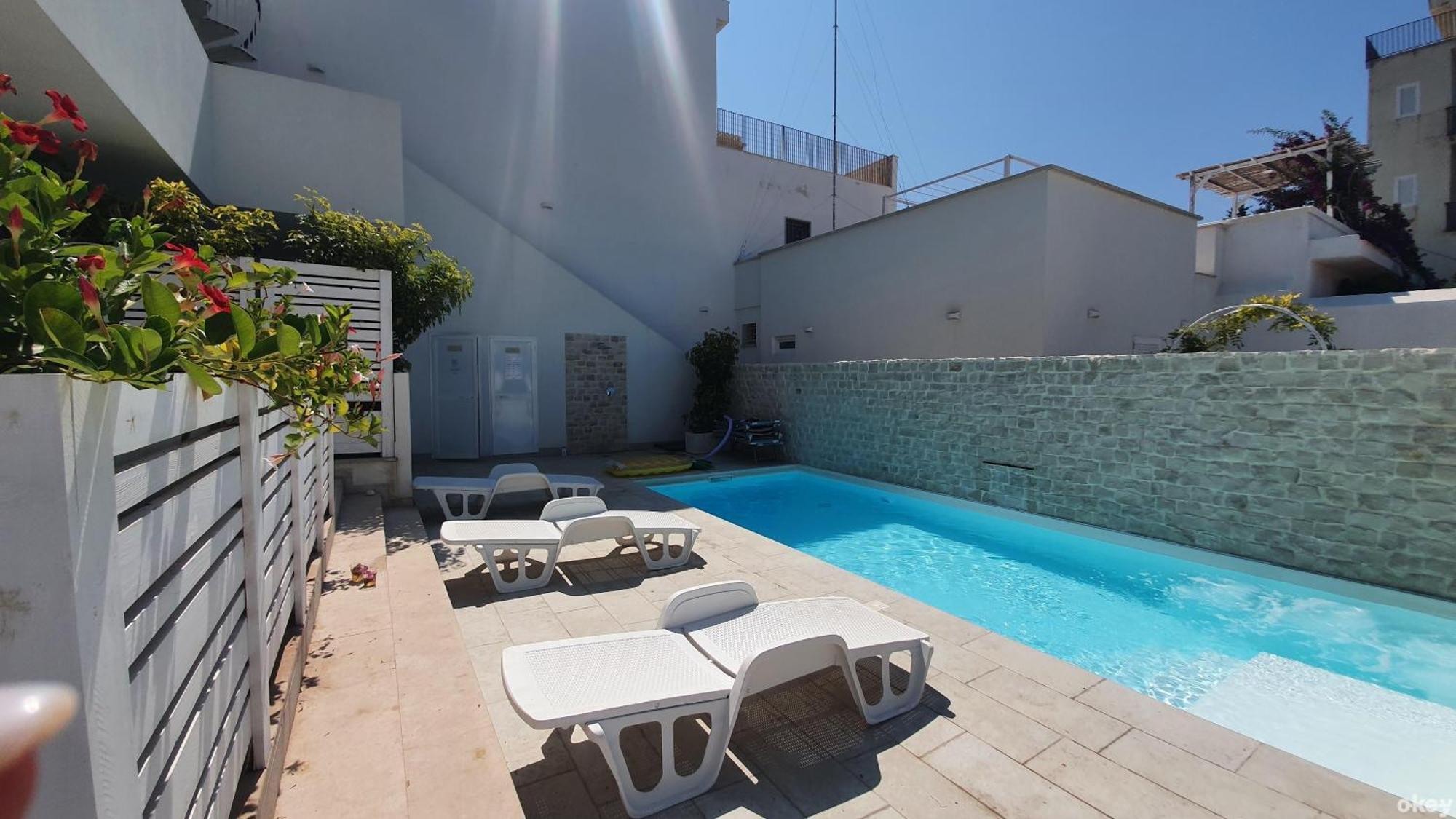 Villa Mediterranea Apartments - Seaview, Pool & Garden Bari Buitenkant foto